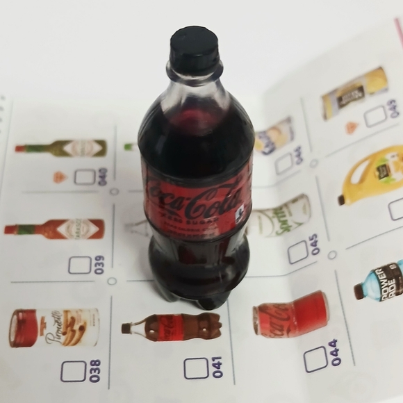 Zuru Mini Brands Series 5 Coke Zero - Picture 4 of 4